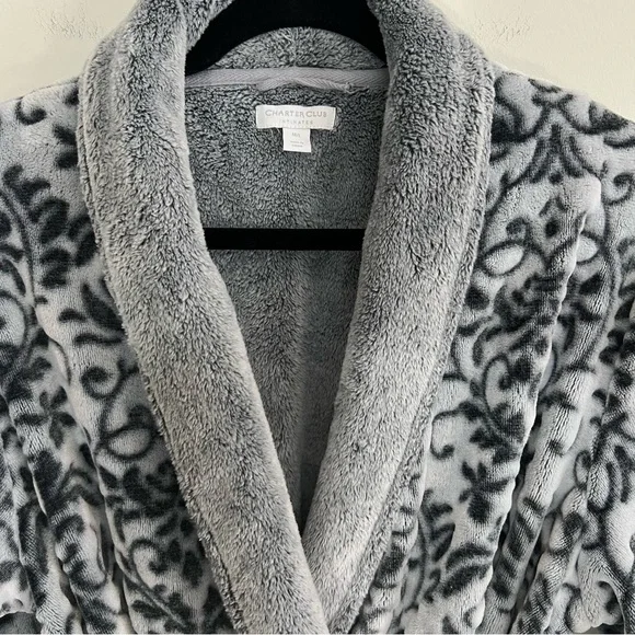 Soft Gray Women’s Long Bathrobe Medium / Large Fuzzy Plush - Picture 6 of 14